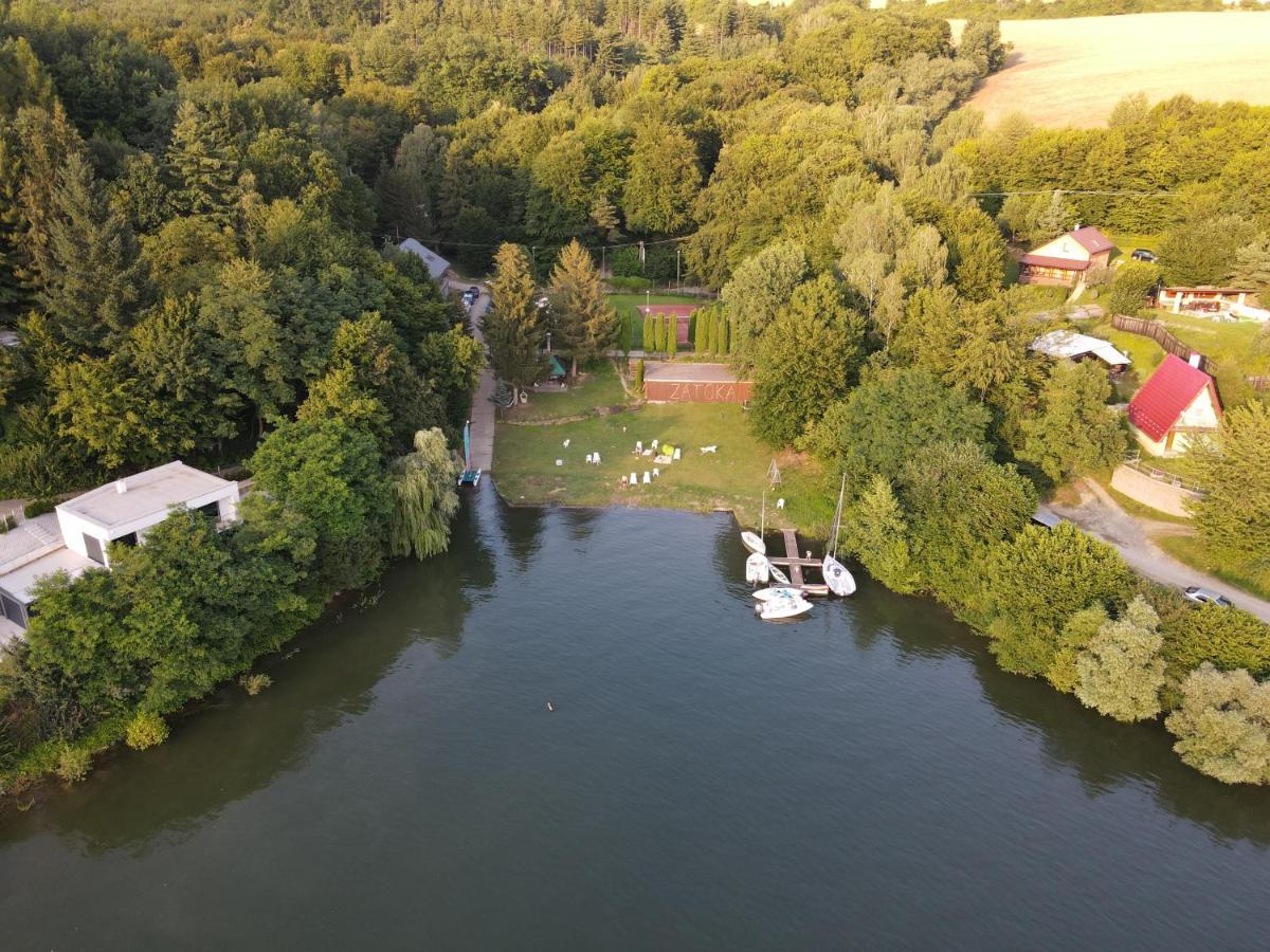 Hotel Zatoka Holcikovce Buitenkant foto