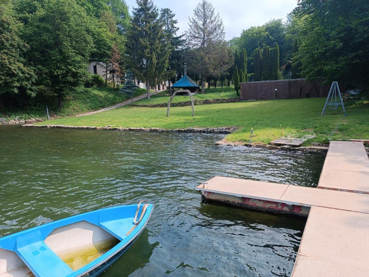 Hotel Zatoka Holcikovce Buitenkant foto